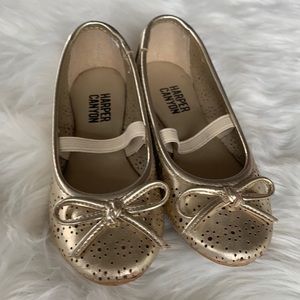 Harper Canyon Gold Sandals. Girls size 8